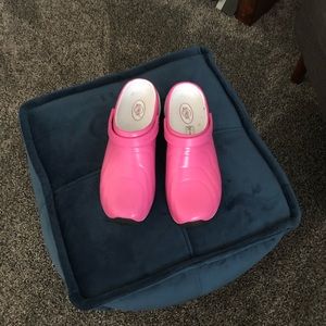 Any wear pink rubber clogs